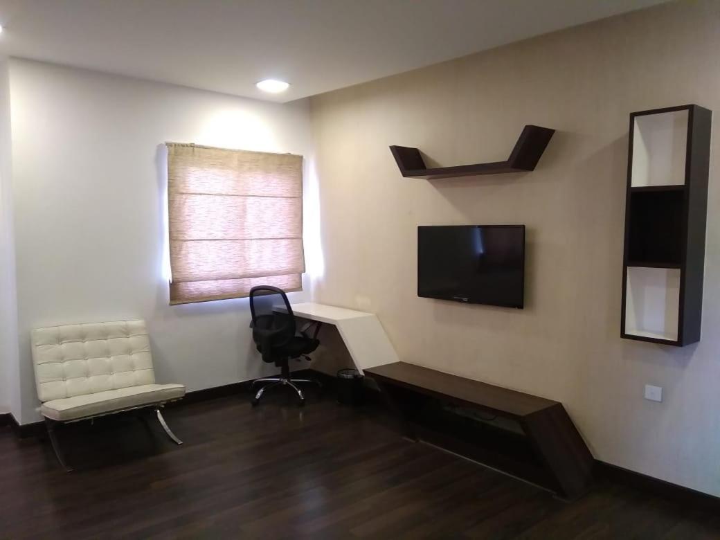 Crest Executive Suites, Whitefield Bangalore Exterior photo
